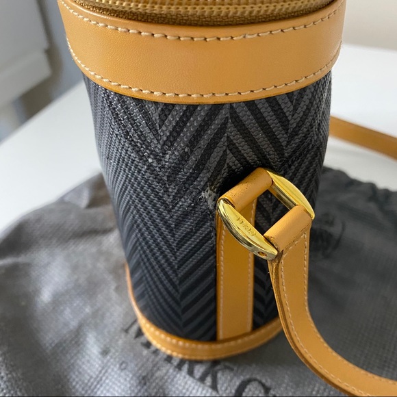 MARK CROSS CROSSBODY BAG - Picture 5 of 5